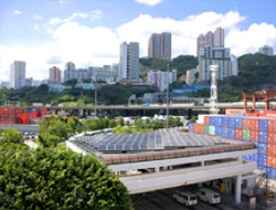 香港國際貨櫃碼頭於四號碼頭閘口上蓋裝設129塊太陽能光伏板
